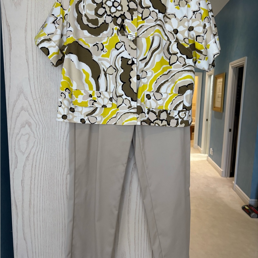 Floral Print Jacket and Beige Pants Set